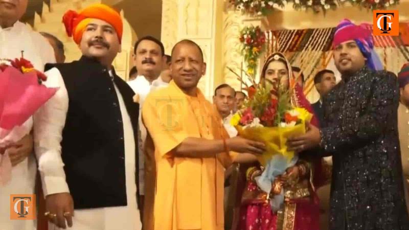 ग्वालियर में मध्यप्रदेश विधानसभा अध्यक्ष के बेटे की शादी में शामिल हुए सीएम योगी